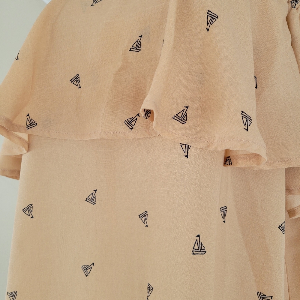 Flowy Blouse with peep shoulder - Picture 3 of 5